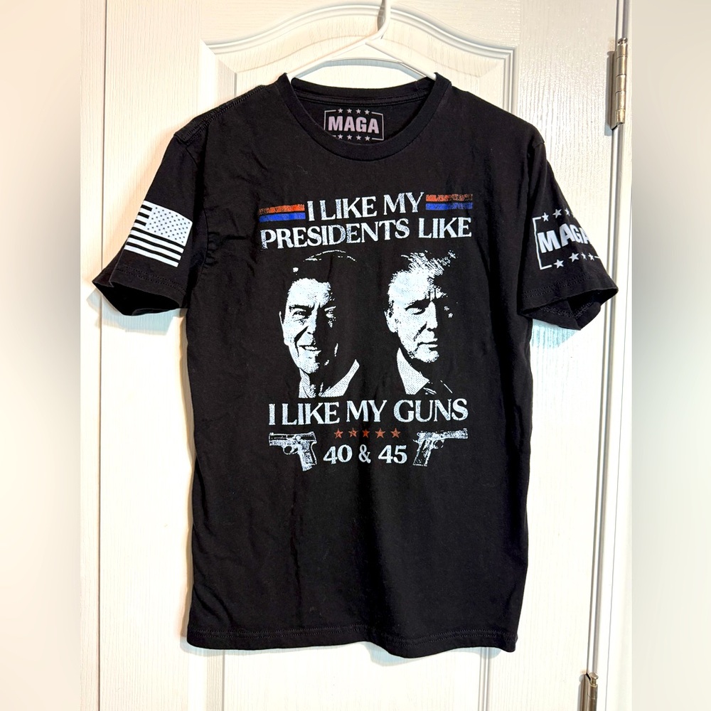 🇺🇸 MAGA Trump T-Shirt | Size M | 40th & 45th Presidents |‎ USA Made
